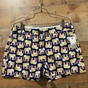 New With Tags Crown & Ivy Elephant Print Shorts Size 8 Petite